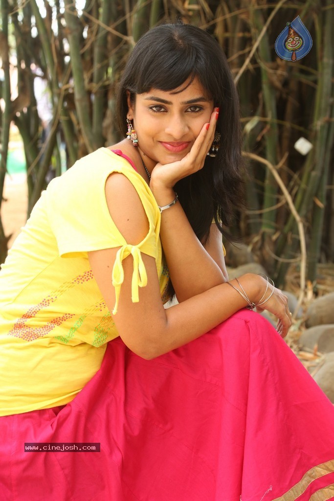 Aparna Stills - 22 / 64 photos