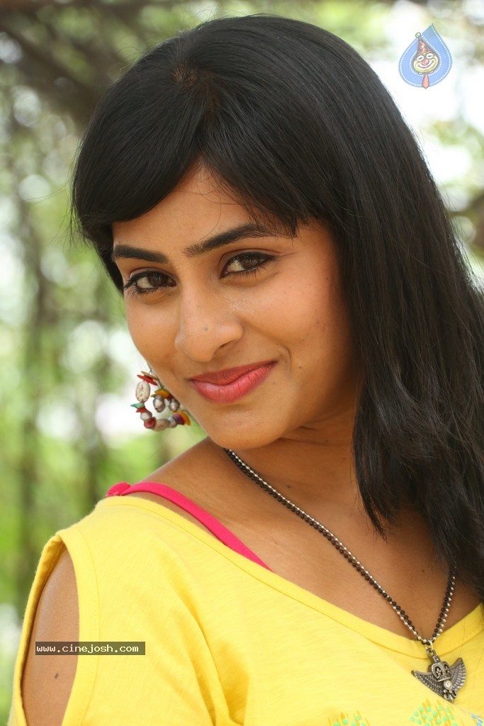 Aparna Stills - 31 / 64 photos