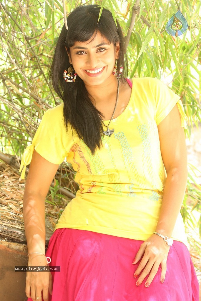 Aparna Stills - 32 / 64 photos