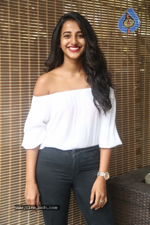 Apoorva Stills - 20 / 21 photos