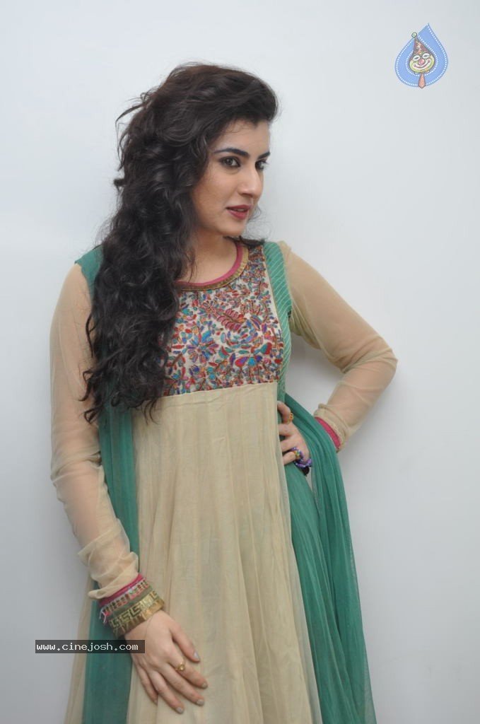 Archana Latest Stills - 9 / 74 photos