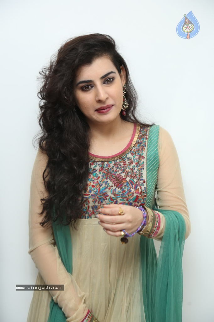 Archana Latest Stills - 27 / 74 photos