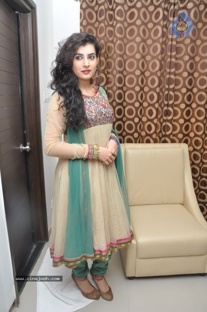 Archana Latest Stills - 47 / 74 photos