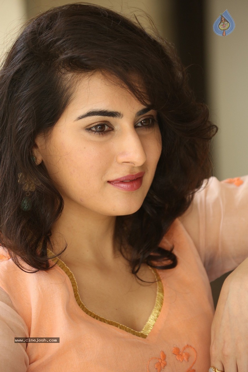 Archana Latest Stills - 14 / 76 photos