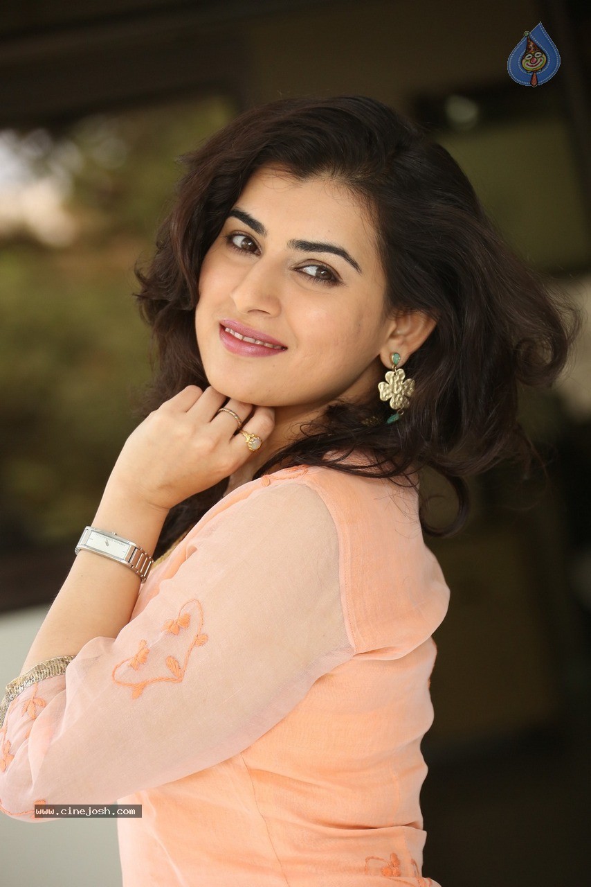 Archana Latest Stills - 15 / 76 photos