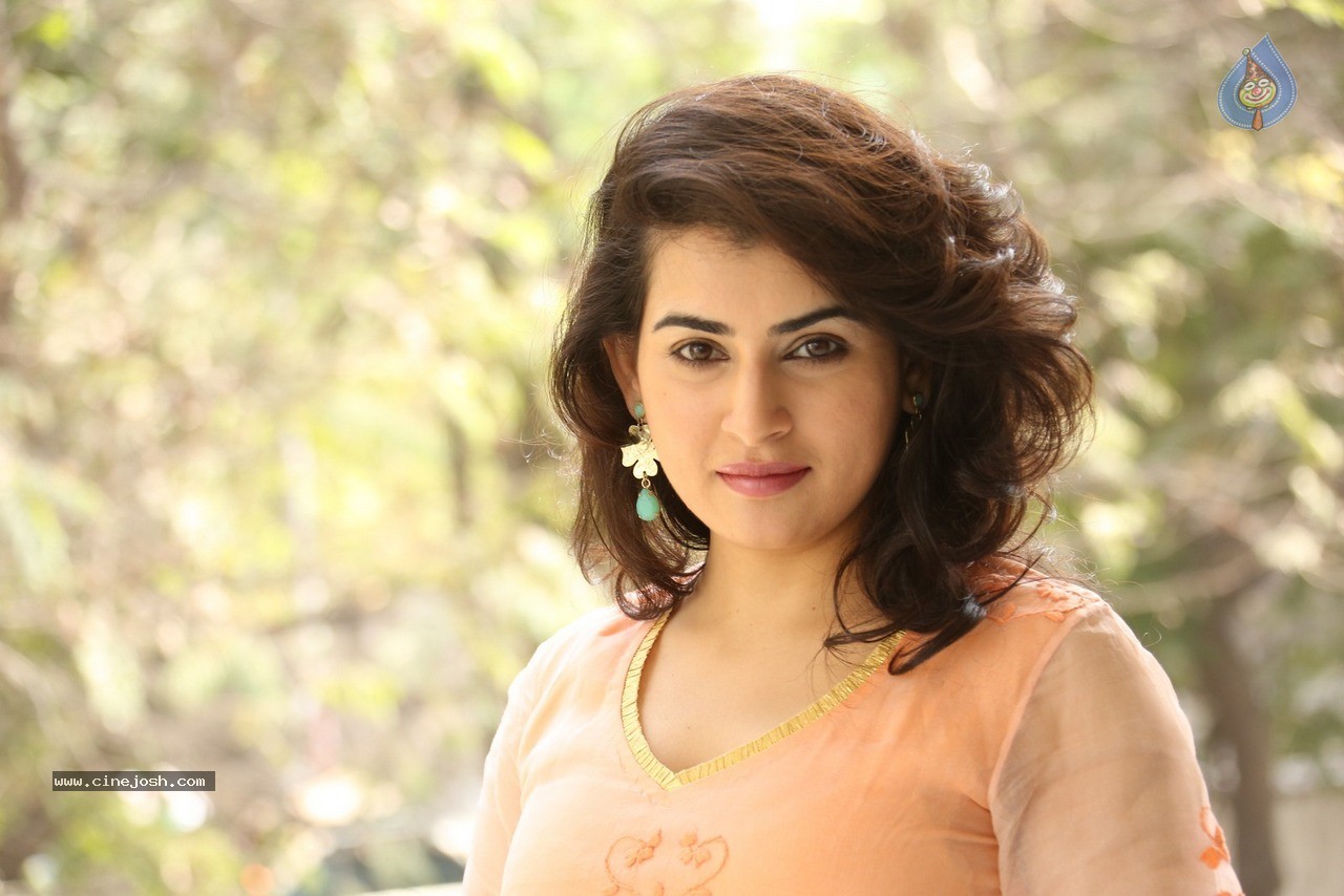 Archana Latest Stills - 22 / 76 photos