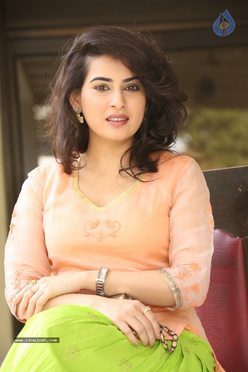 Archana Latest Stills - 33 / 76 photos