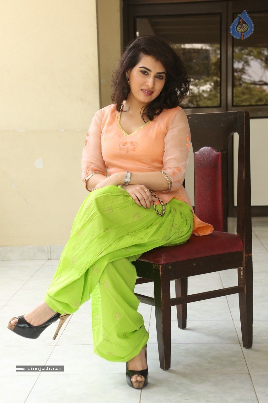 Archana Latest Stills - 34 / 76 photos