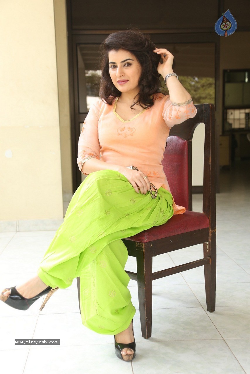 Archana Latest Stills - 39 / 76 photos