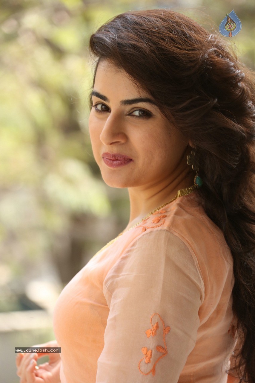 Archana Latest Stills - 41 / 76 photos