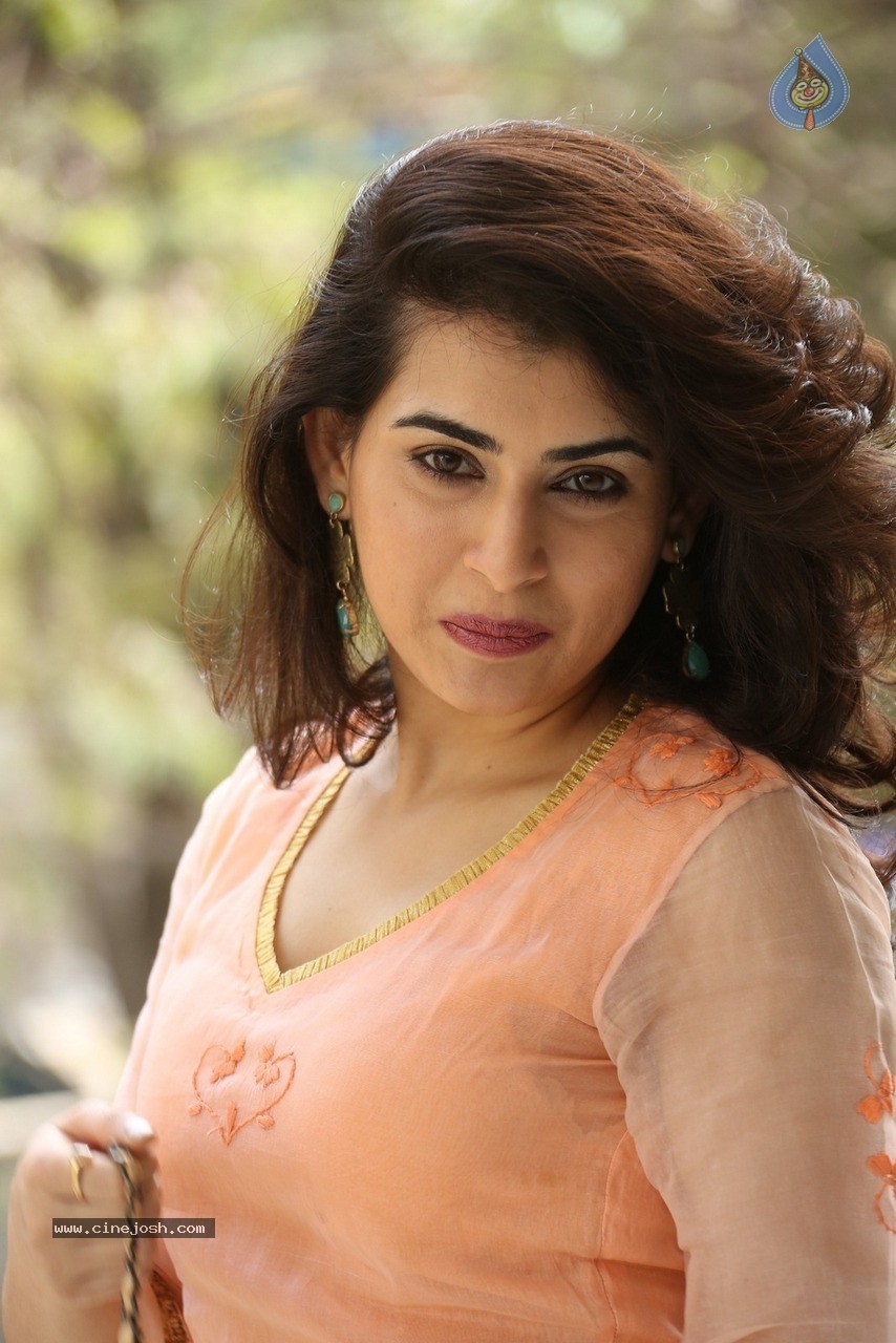 Archana Latest Stills - 43 / 76 photos