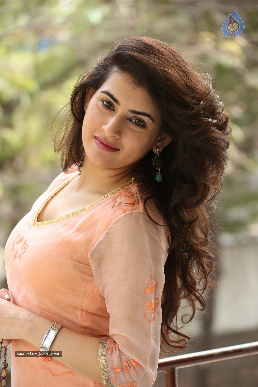 Archana Latest Stills - 45 / 76 photos