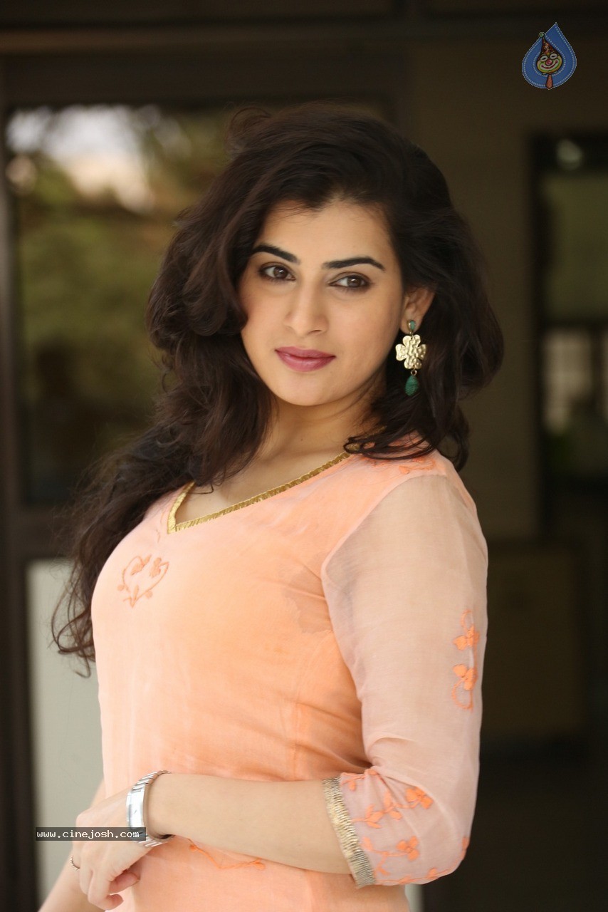 Archana Latest Stills - 50 / 76 photos