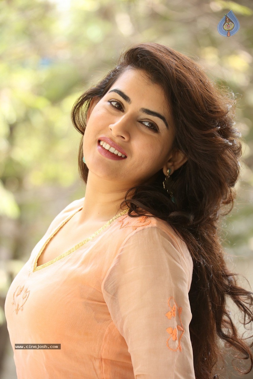 Archana Latest Stills - 58 / 76 photos