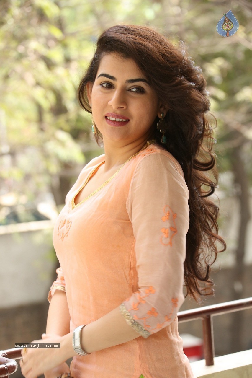 Archana Latest Stills - 60 / 76 photos