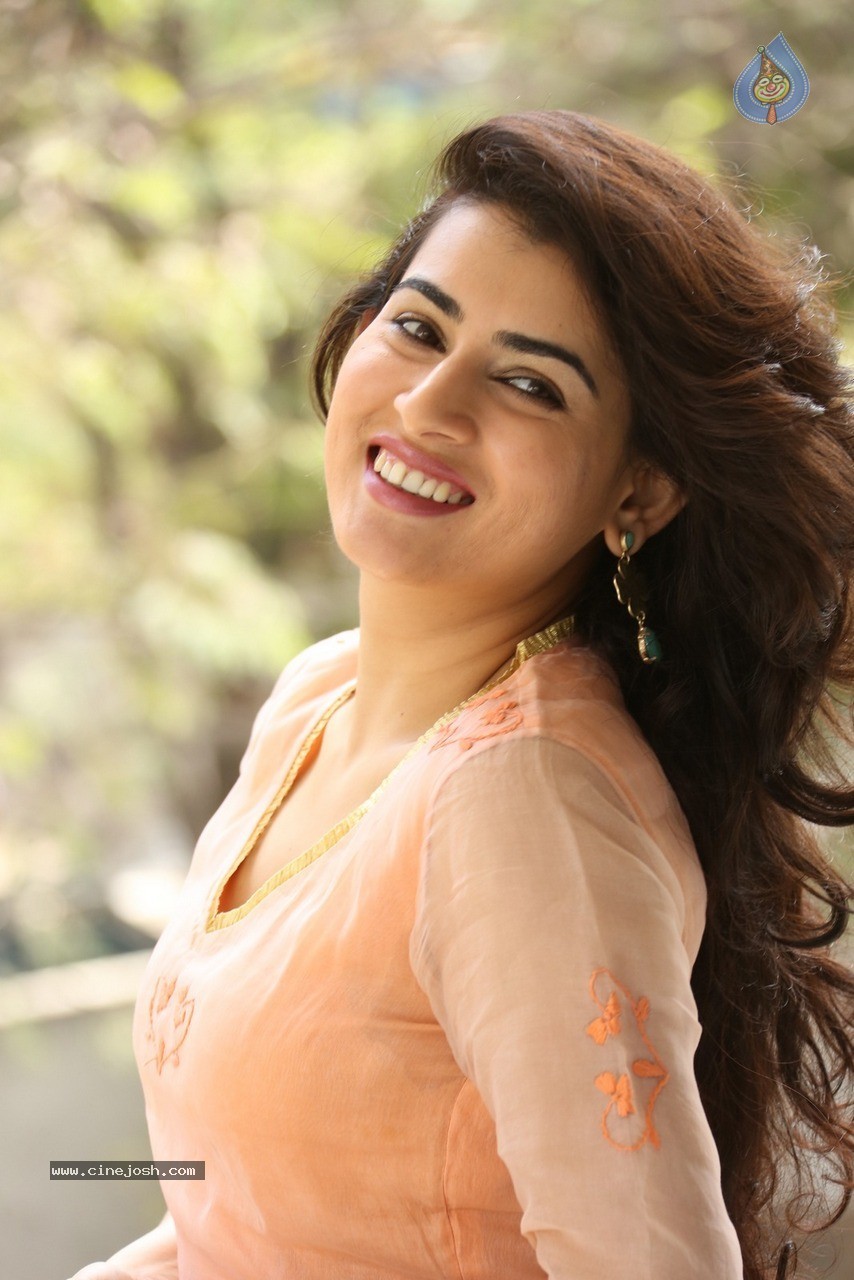 Archana Latest Stills - 62 / 76 photos