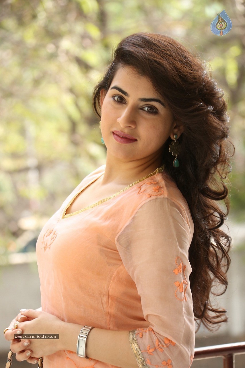 Archana Latest Stills - 63 / 76 photos