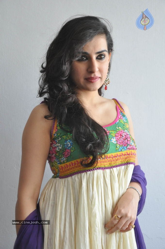 Archana New Images  - 10 / 65 photos