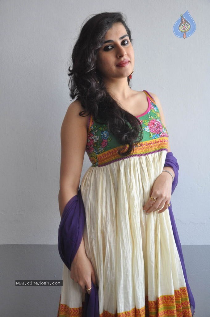 Archana New Images  - 22 / 65 photos