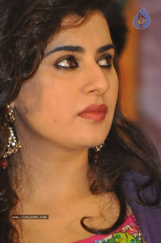 Archana New Images  - 23 / 65 photos