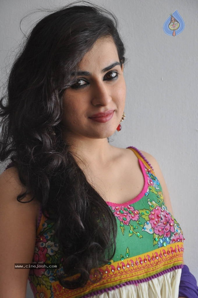 Archana New Images  - 26 / 65 photos