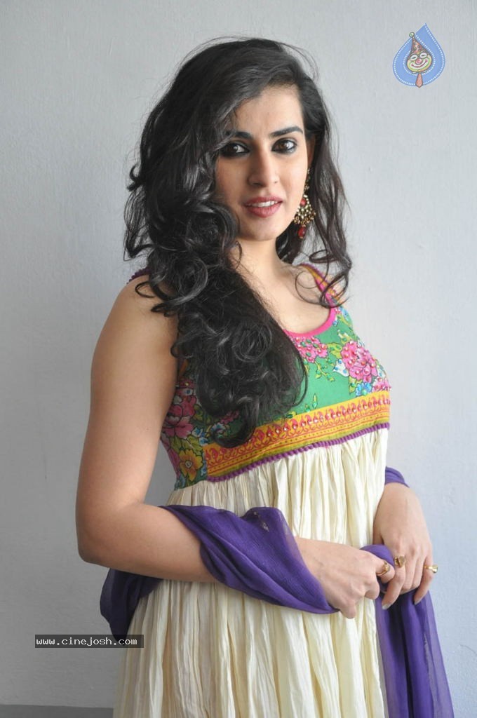 Archana New Images  - 32 / 65 photos