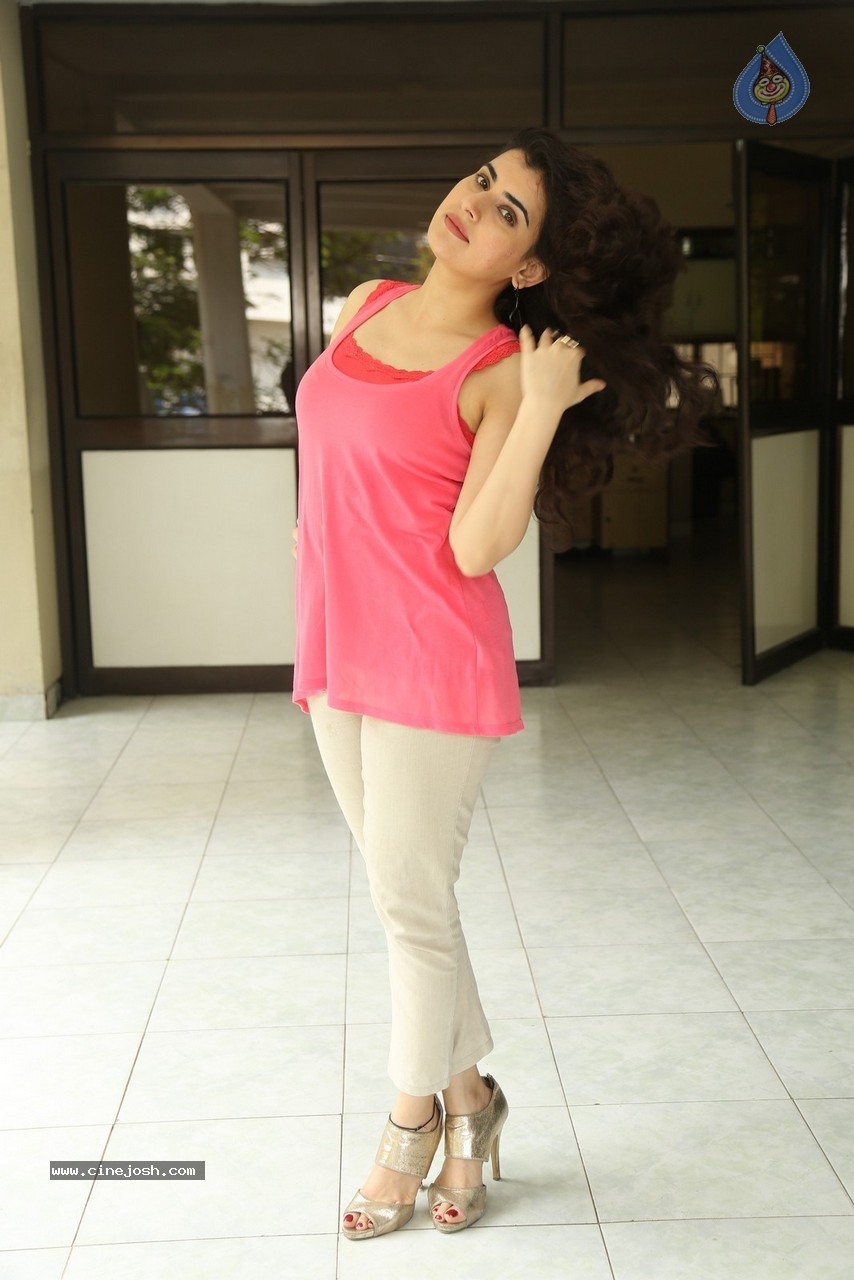 Archana New Photos - 6 / 64 photos