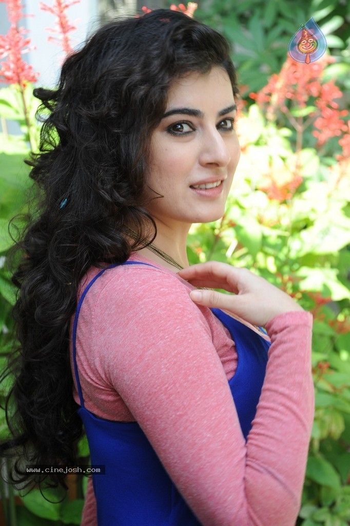 Archana New Pics - 61 / 116 photos