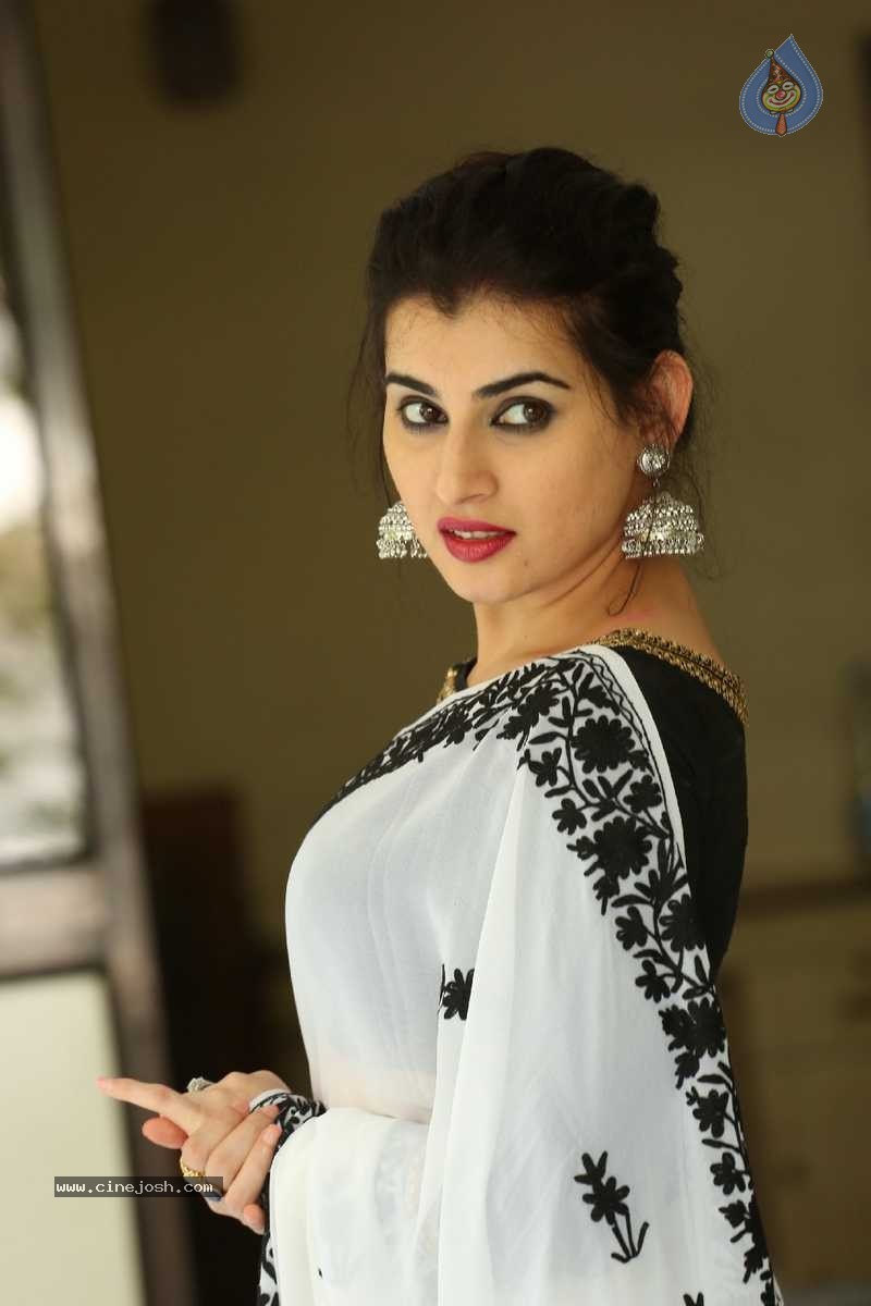 Archana New Pics - 19 / 57 photos