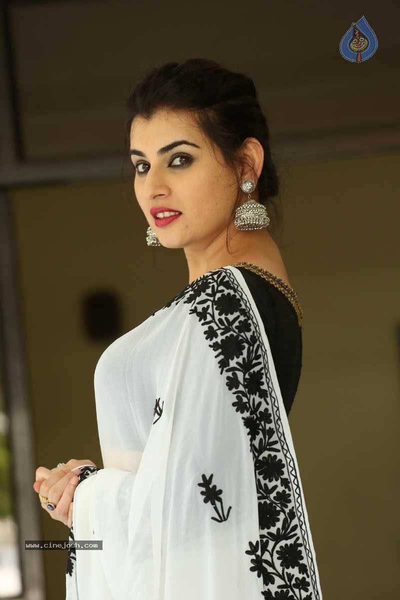 Archana New Pics - 23 / 57 photos