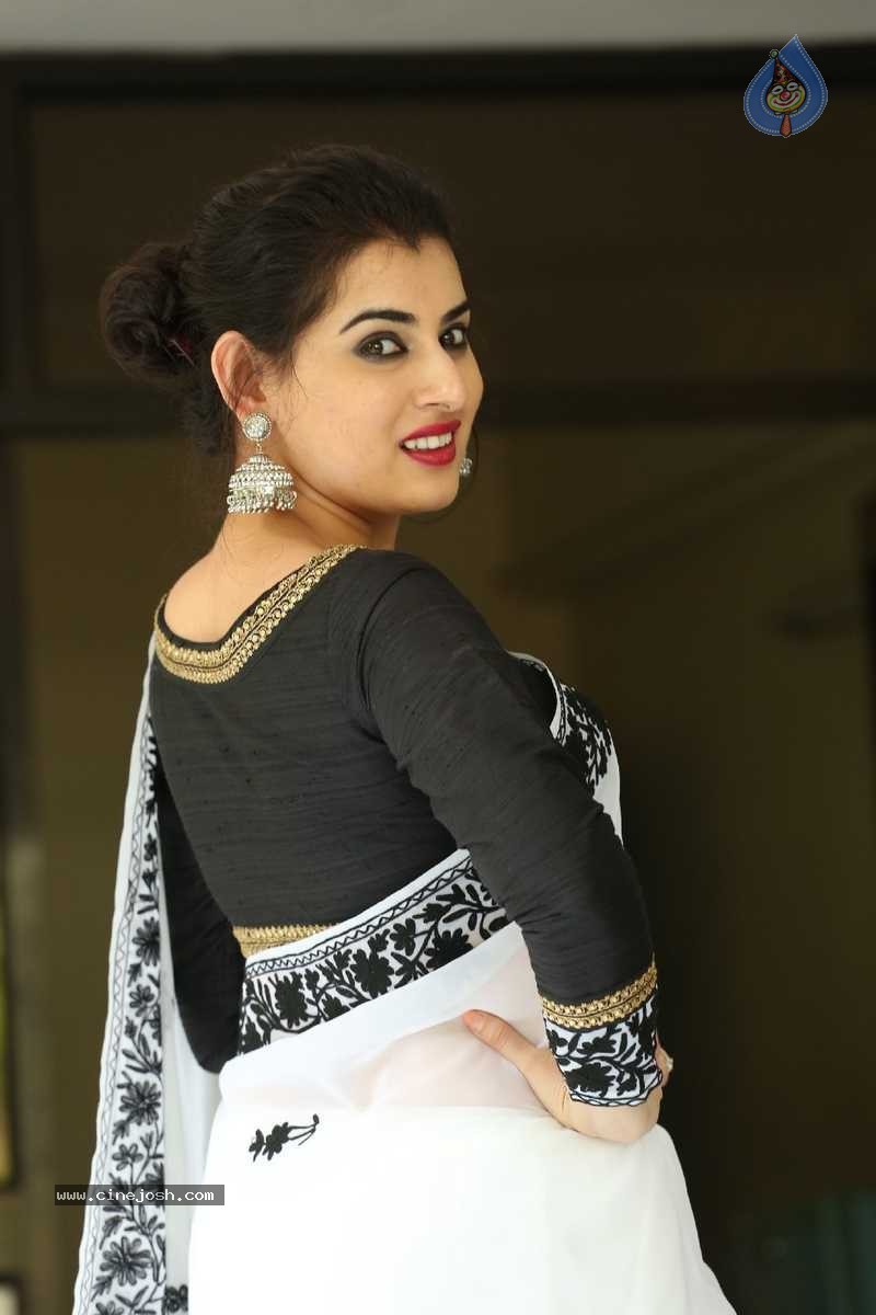 Archana New Pics - 25 / 57 photos