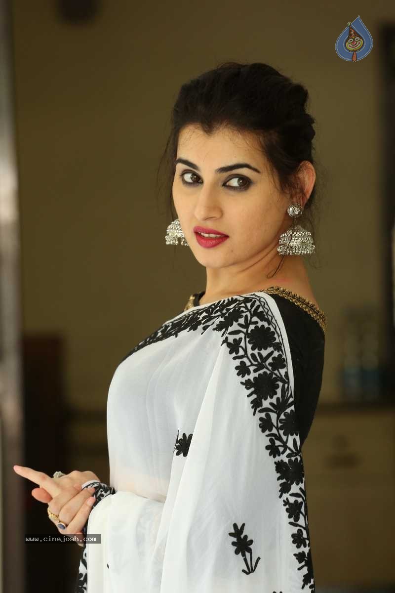 Archana New Pics - 29 / 57 photos