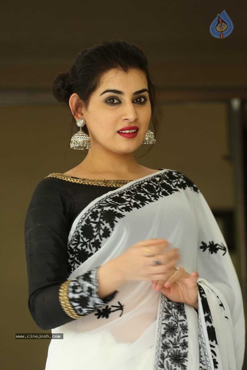 Archana New Pics - 34 / 57 photos