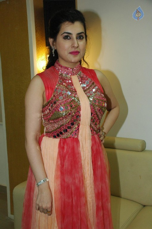 Archana New Pics - 10 / 25 photos