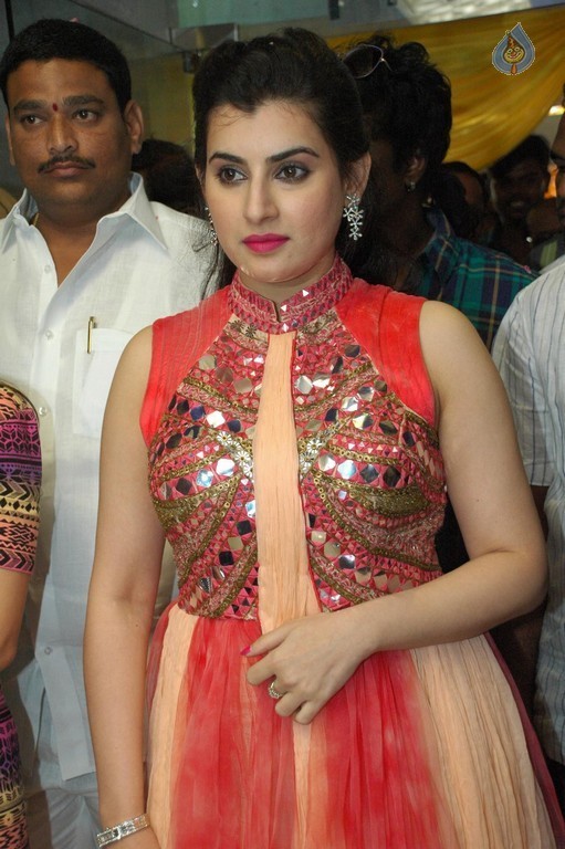 Archana New Pics - 18 / 25 photos