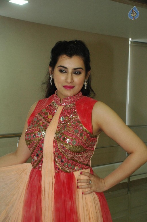 Archana New Pics - 21 / 25 photos