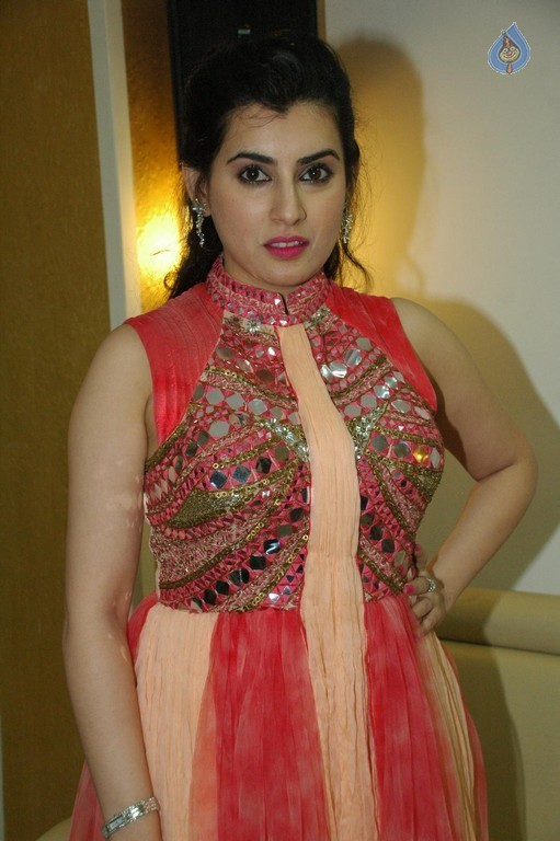 Archana New Pics - 22 / 25 photos