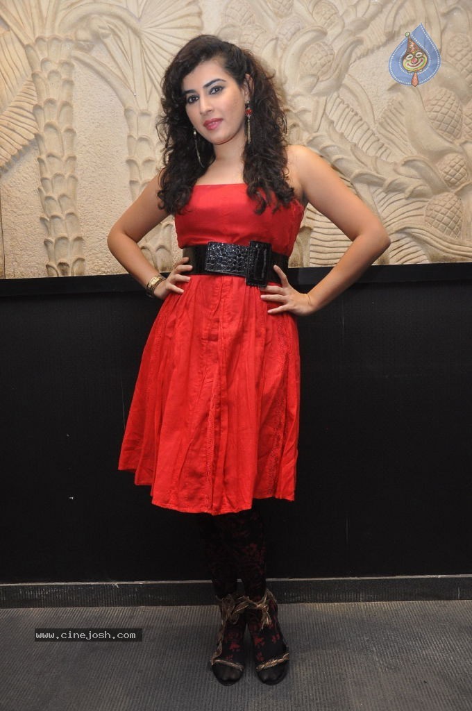 Archana New Stills - 8 / 68 photos