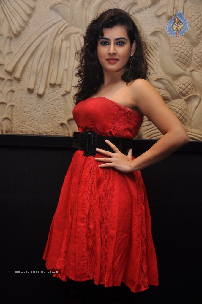 Archana New Stills - 35 / 68 photos