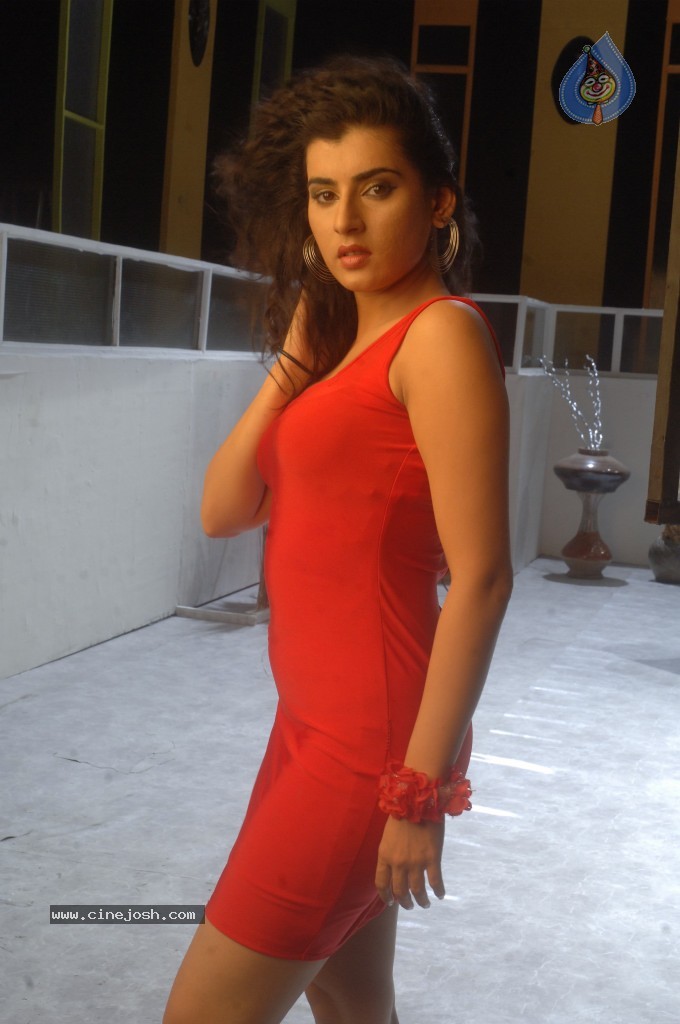 Archana New Stills - 54 / 81 photos