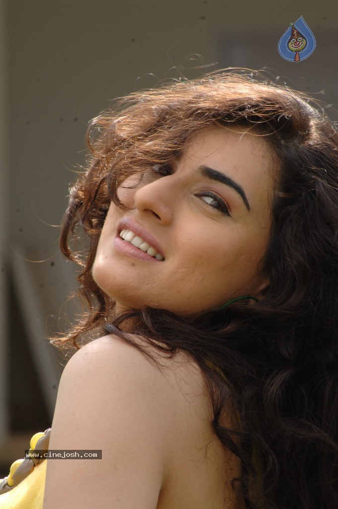 Archana New Stills - 57 / 81 photos