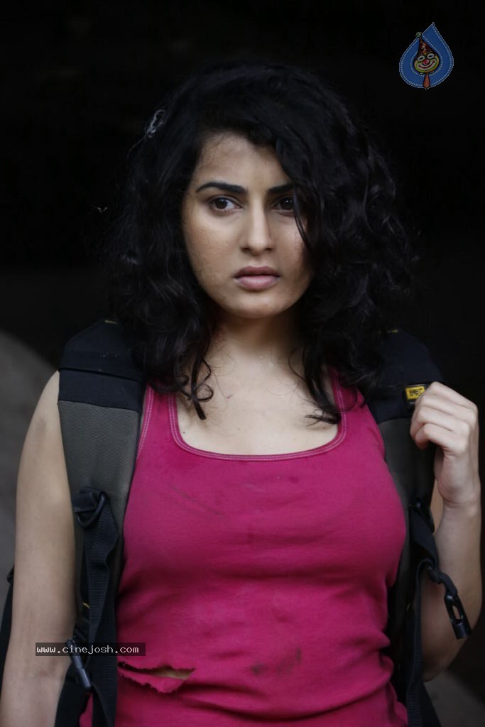 Archana New Stills - 26 / 61 photos