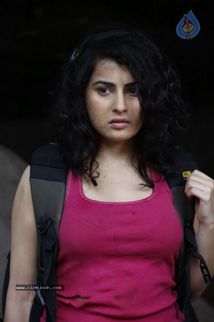 Archana New Stills - 28 / 61 photos