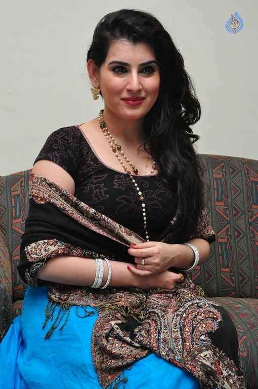 Archana Photos - 15 / 59 photos