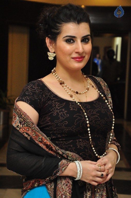 Archana Photos - 16 / 59 photos