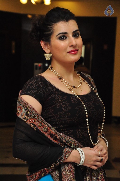 Archana Photos - 32 / 59 photos