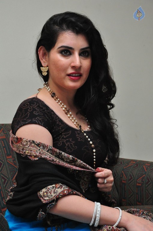 Archana Photos - 34 / 59 photos