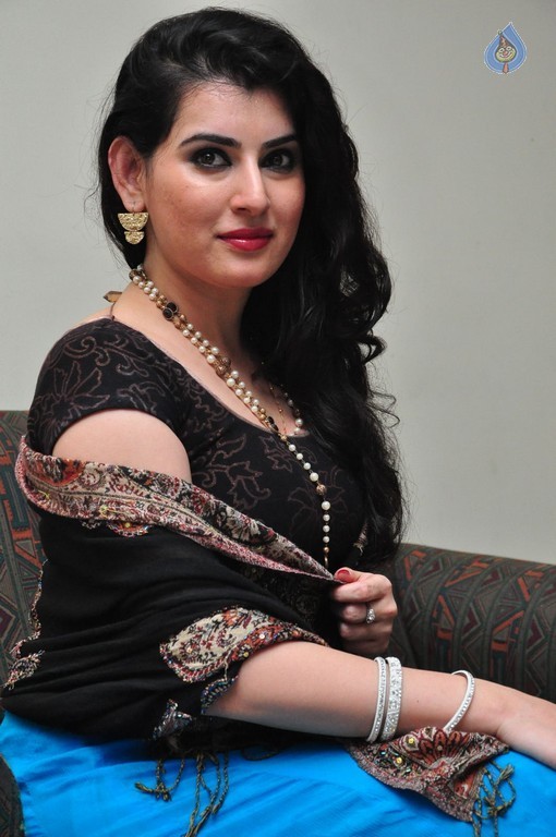 Archana Photos - 41 / 59 photos