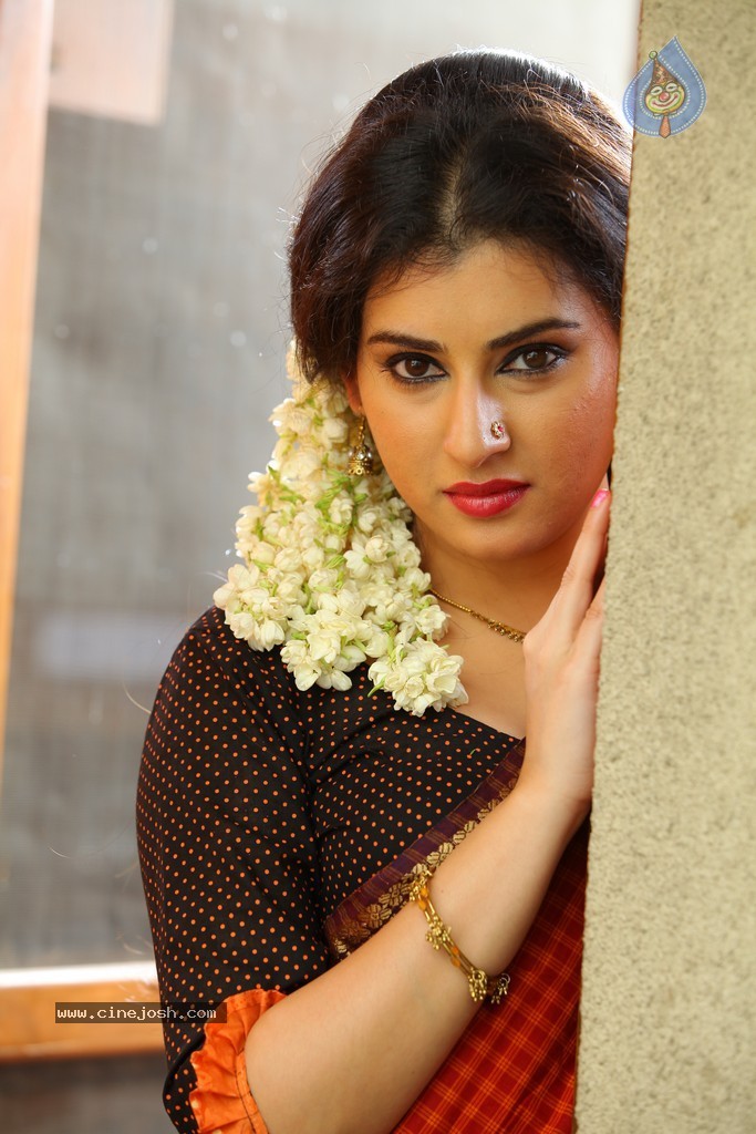 Archana Pics - 10 / 38 photos