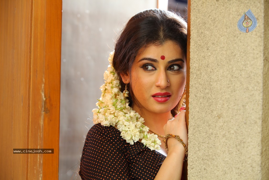 Archana Pics - 16 / 38 photos